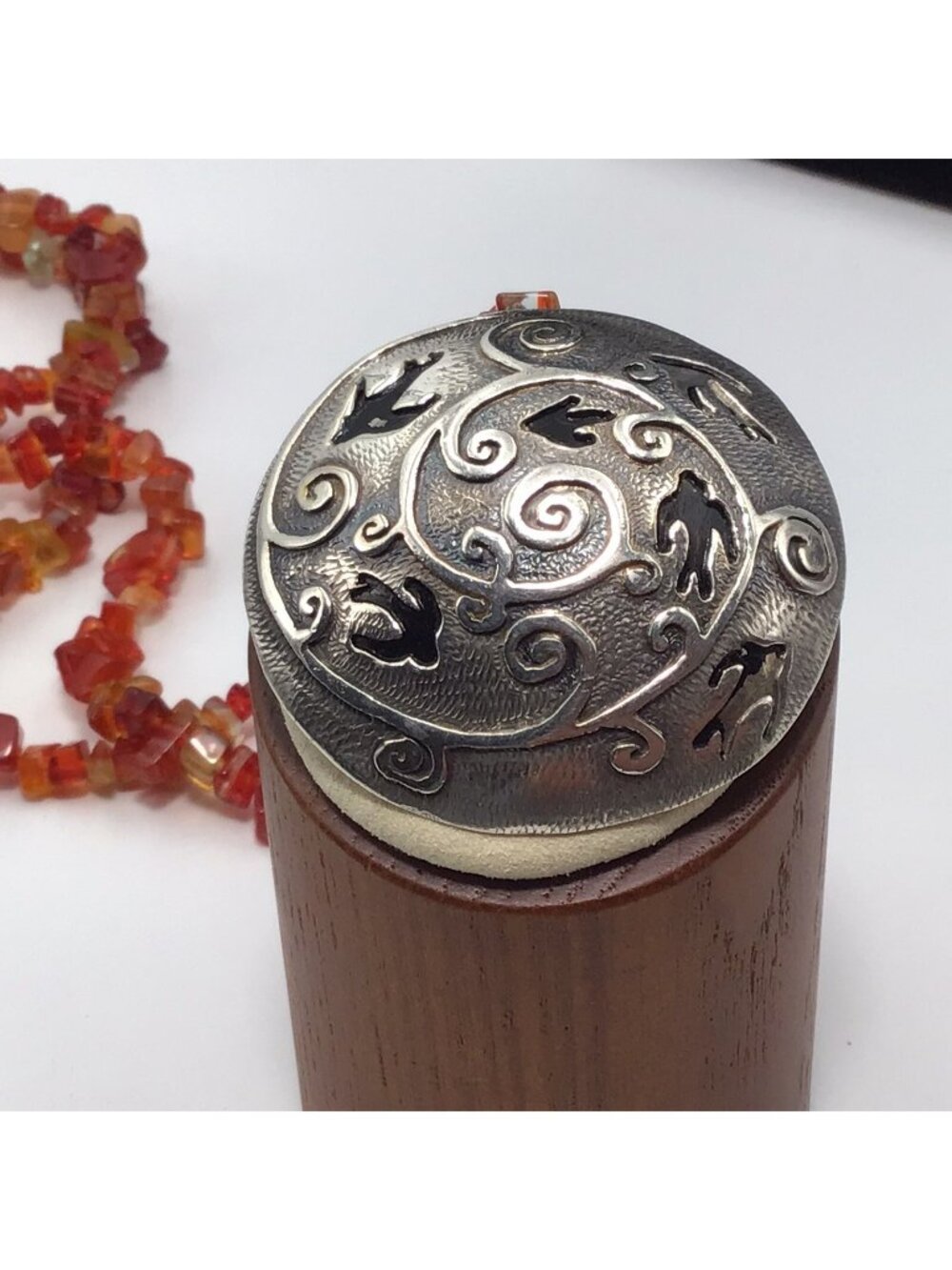 950 Silver Pendant Orange Beaded Chain 36” Flying Birds 28.9g 1.5”